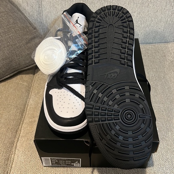 Air Jordan 1 High Golf Black White Panda. Brand new
